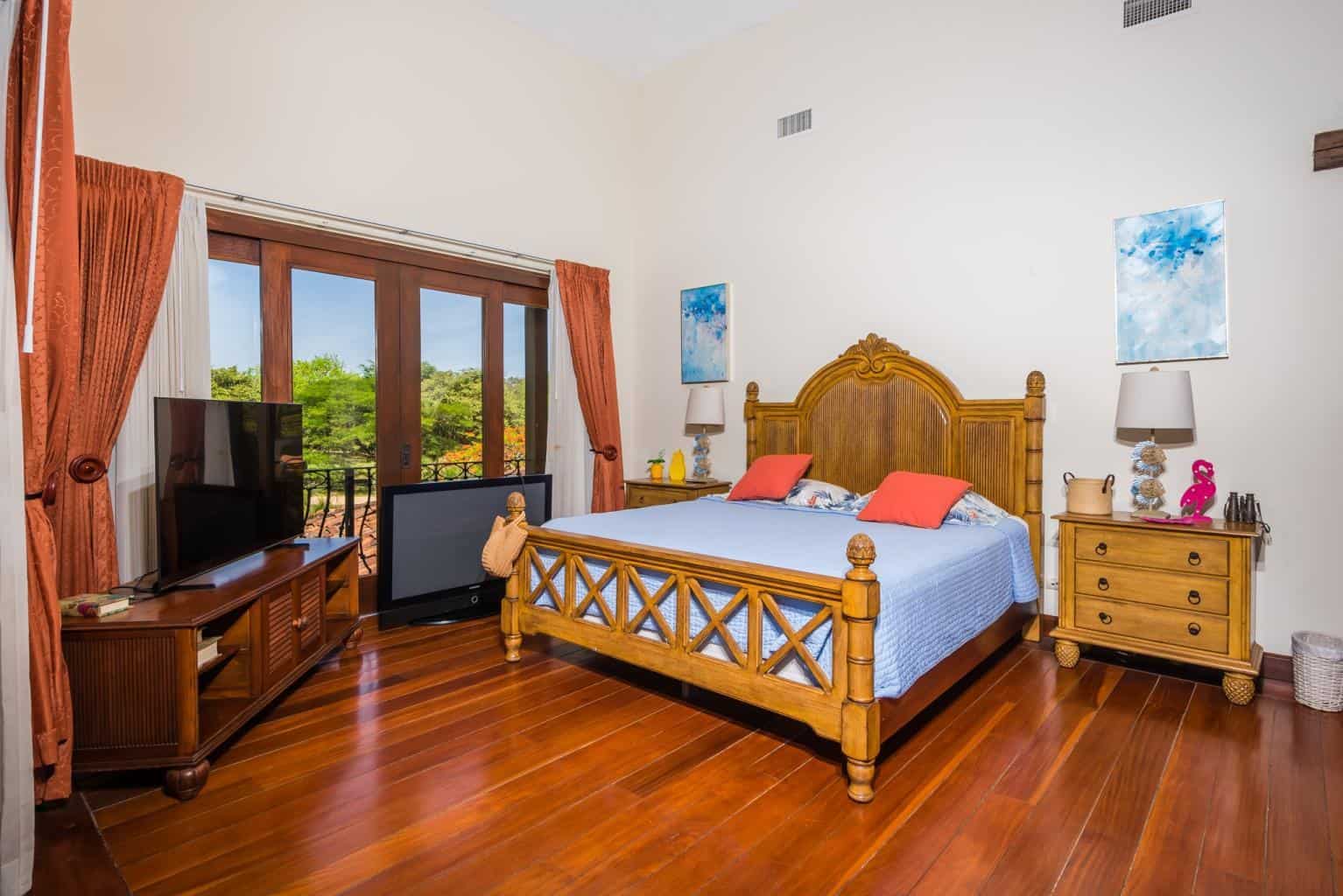 Casa Miraflores, Reserva De Golf #94: Exquisite Colonial-Style Estate Home!