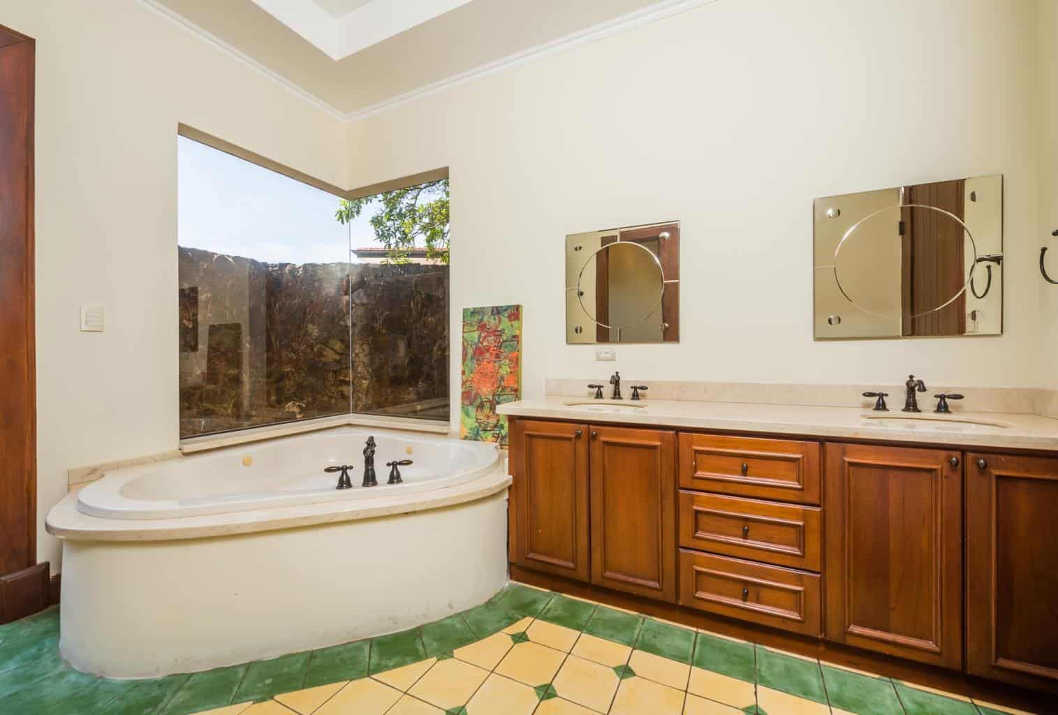 Casa Miraflores, Reserva De Golf #94: Exquisite Colonial-Style Estate Home!