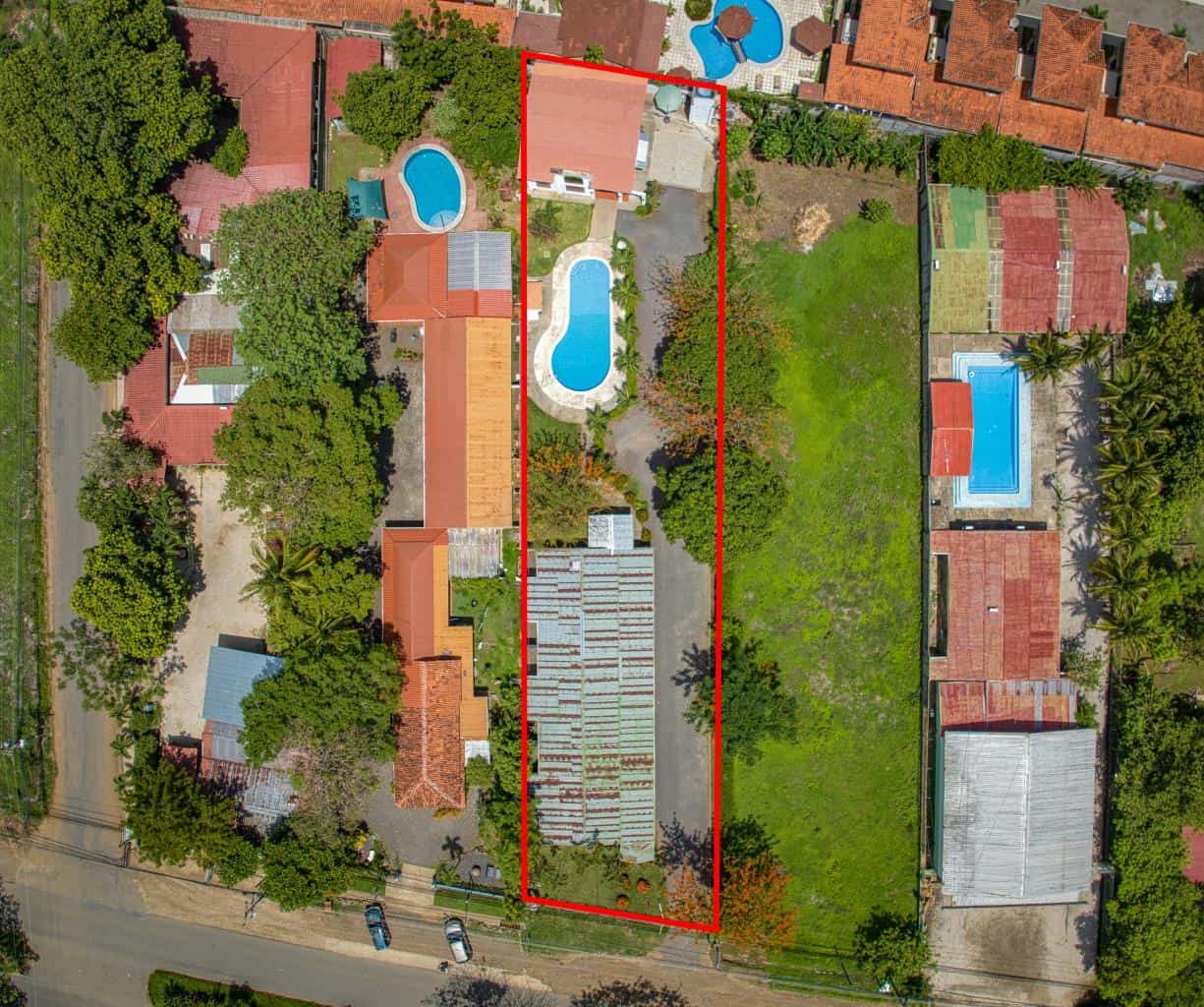 3-Bedroom House plus 6 Cabins in Playas del Coco