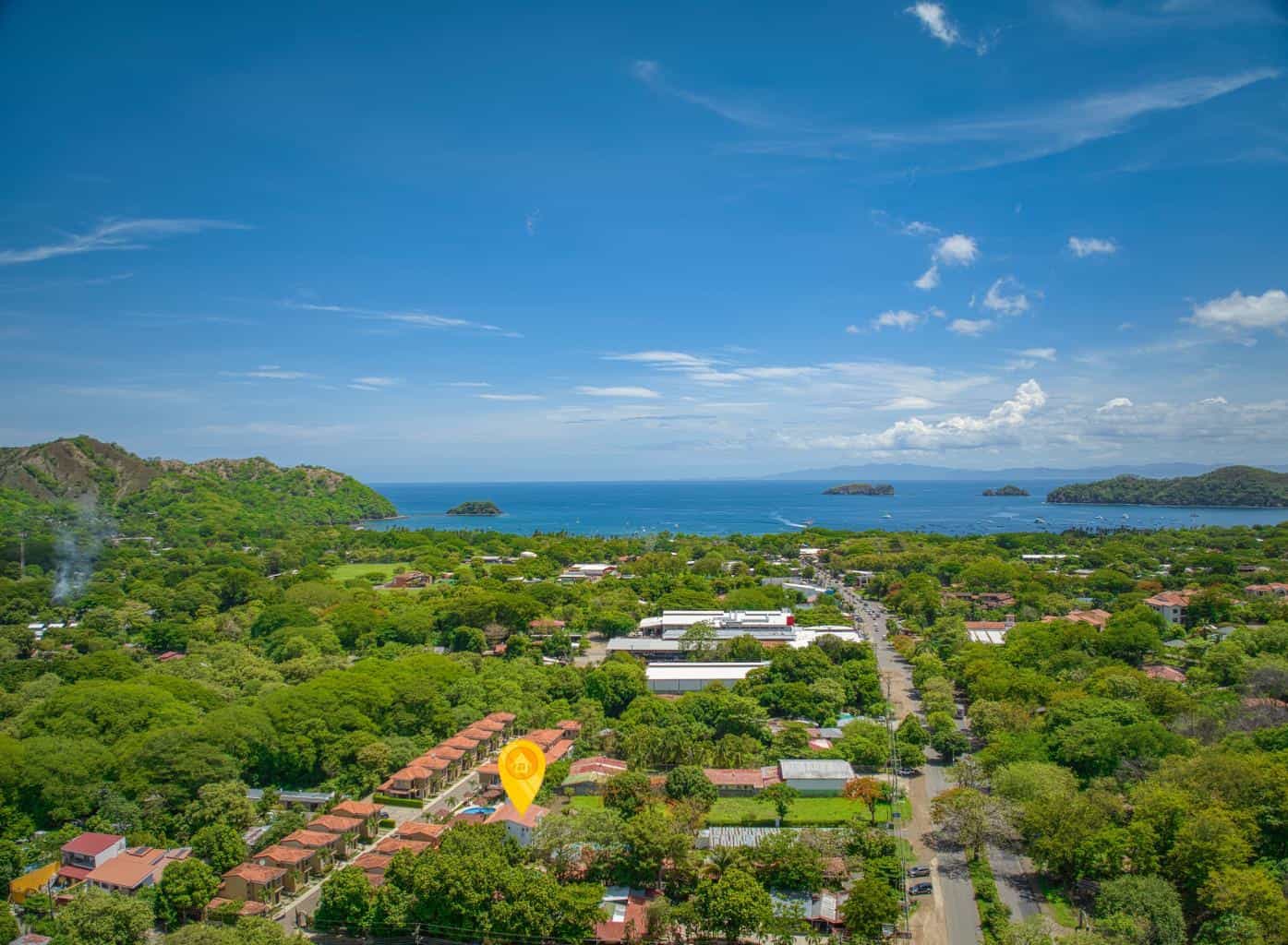 3-Bedroom House plus 6 Cabins in Playas del Coco