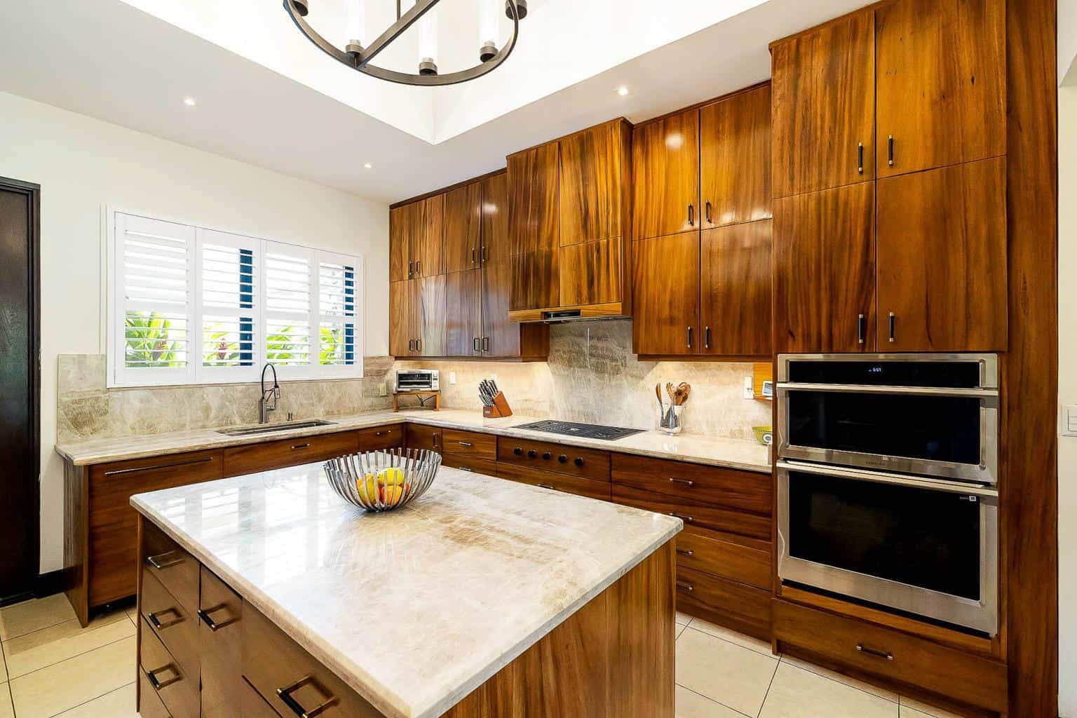 Modern Colonial Golf-front Estate Casa Altabella: A Fusion of Tradition and Contemporary Living!