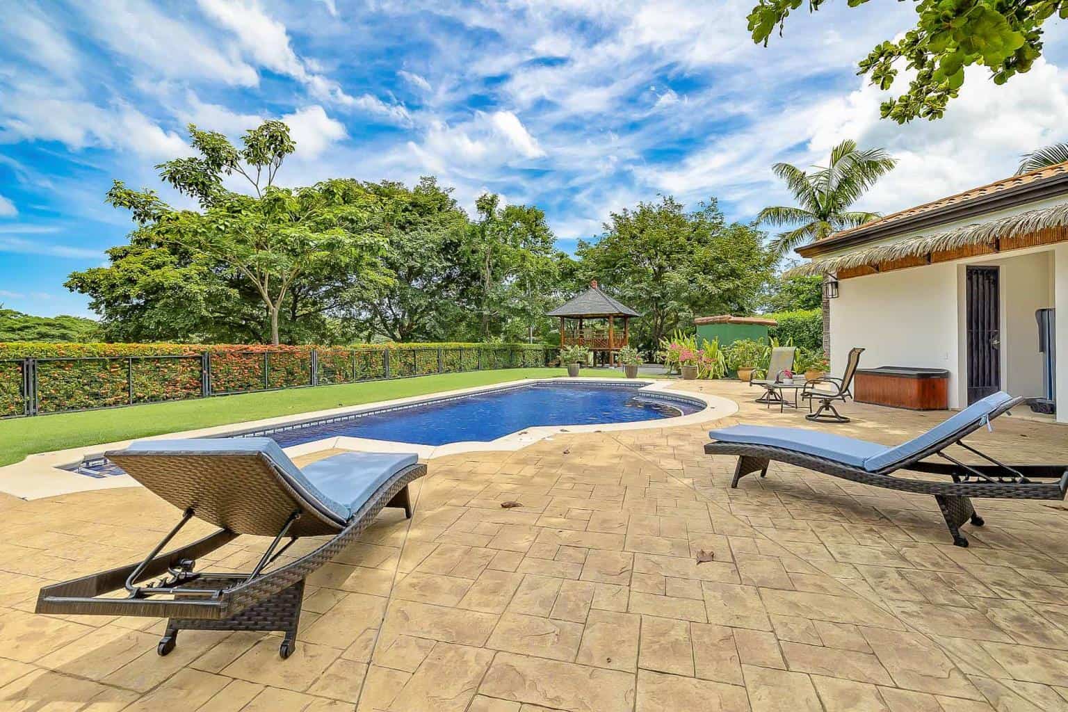 Modern Colonial Golf-front Estate Casa Altabella: A Fusion of Tradition and Contemporary Living!