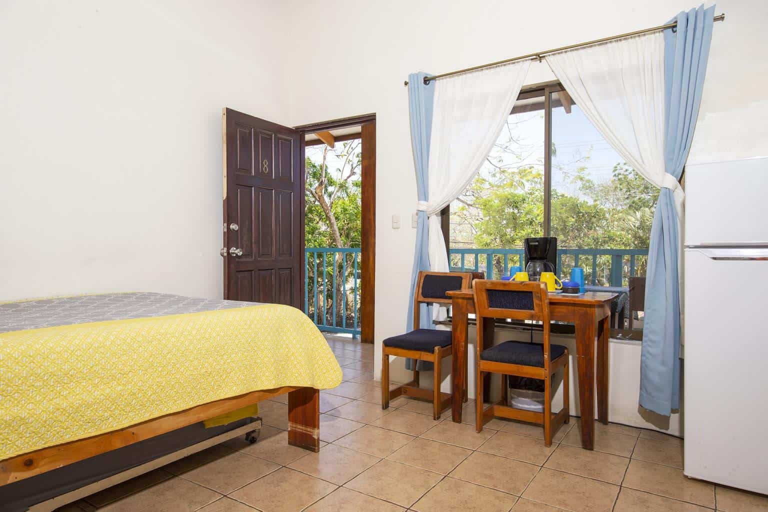 Cabinas Diversion Tropical: 10-Bed Hotel, 300m from the Beach!