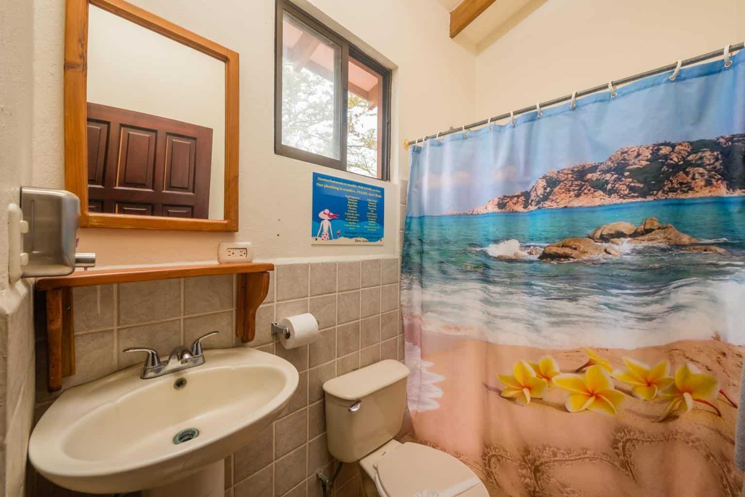 Cabinas Diversion Tropical: 10-Bed Hotel, 300m from the Beach!