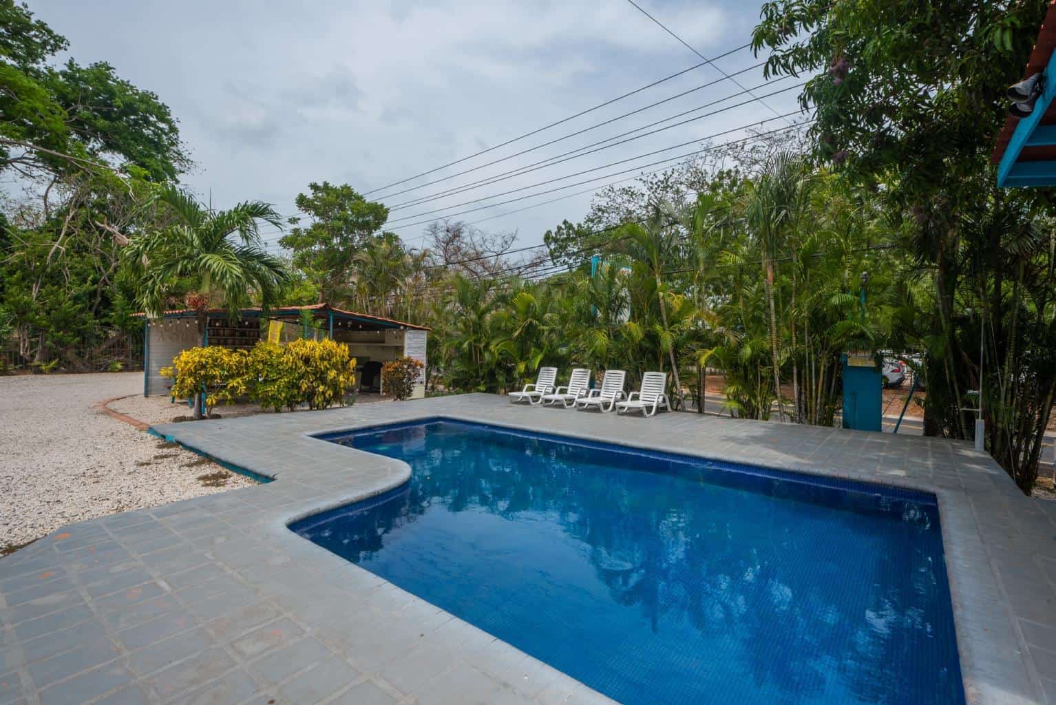 Cabinas Diversion Tropical: 10-Bed Hotel, 300m from the Beach!
