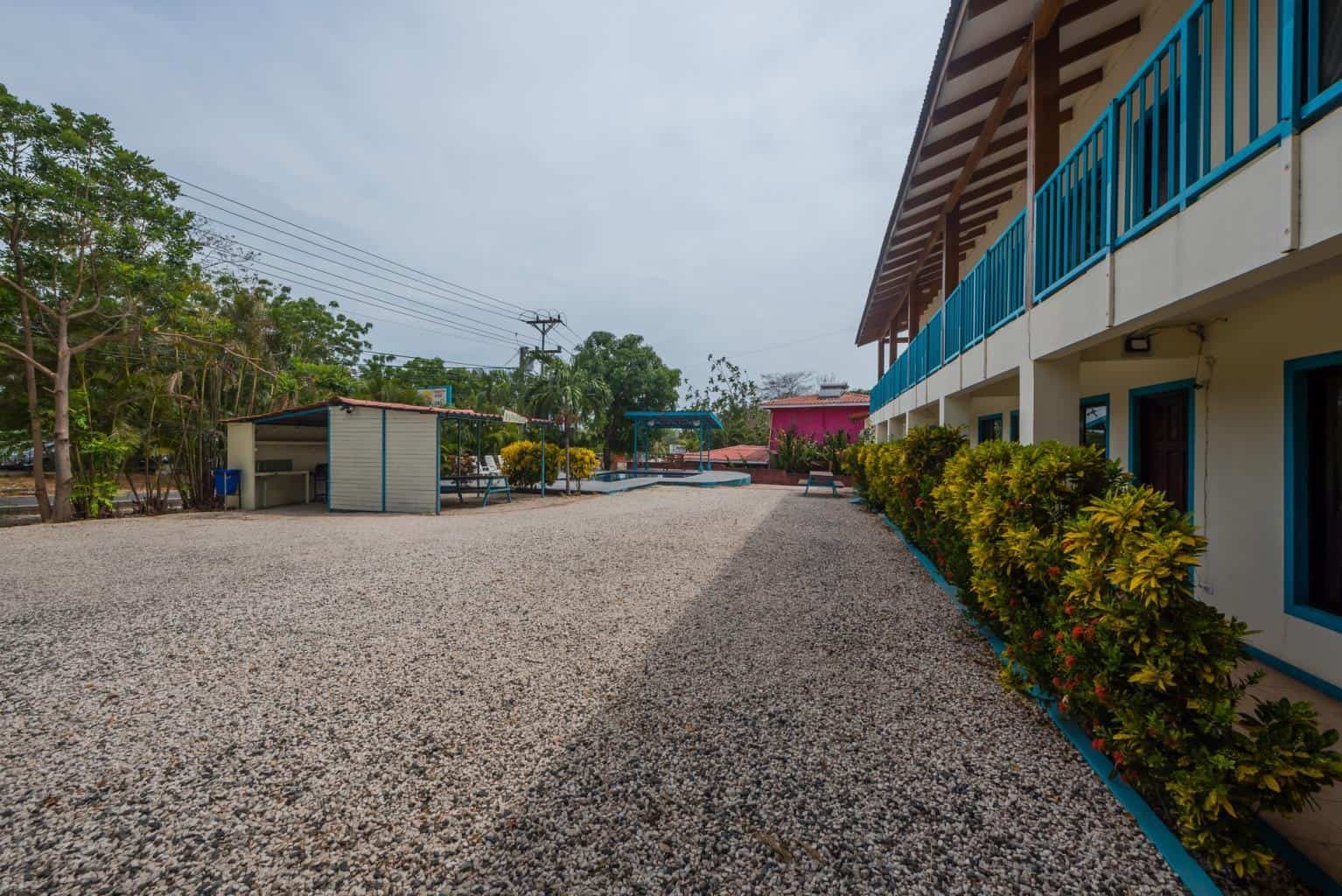 Cabinas Diversion Tropical: 10-Bed Hotel, 300m from the Beach!
