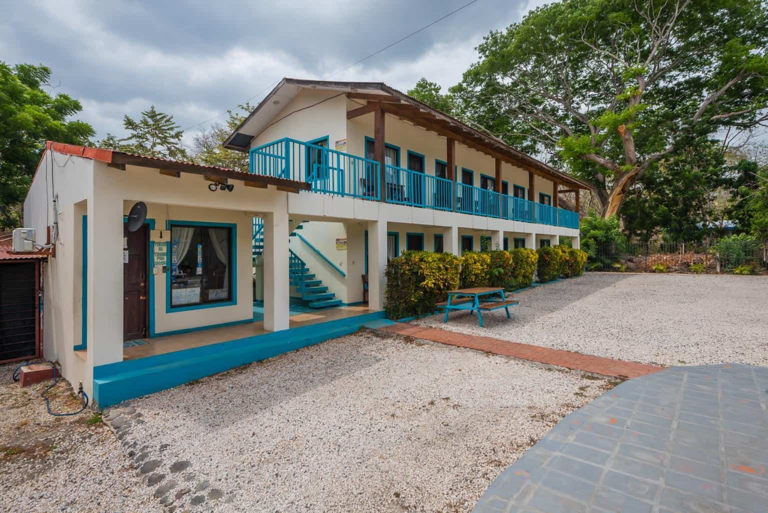 Cabinas Diversion Tropical: 10-Bed Hotel, 300m from the Beach!