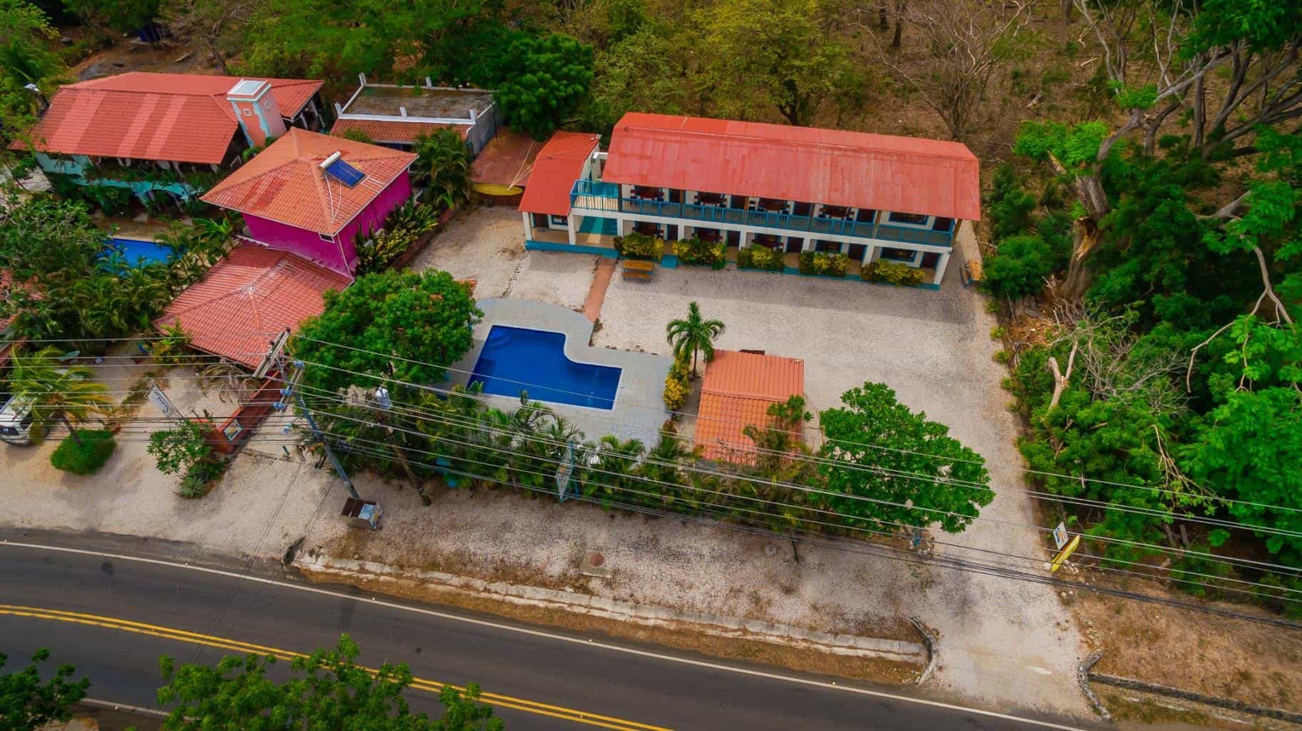 Cabinas Diversion Tropical: 10-Bed Hotel, 300m from the Beach!