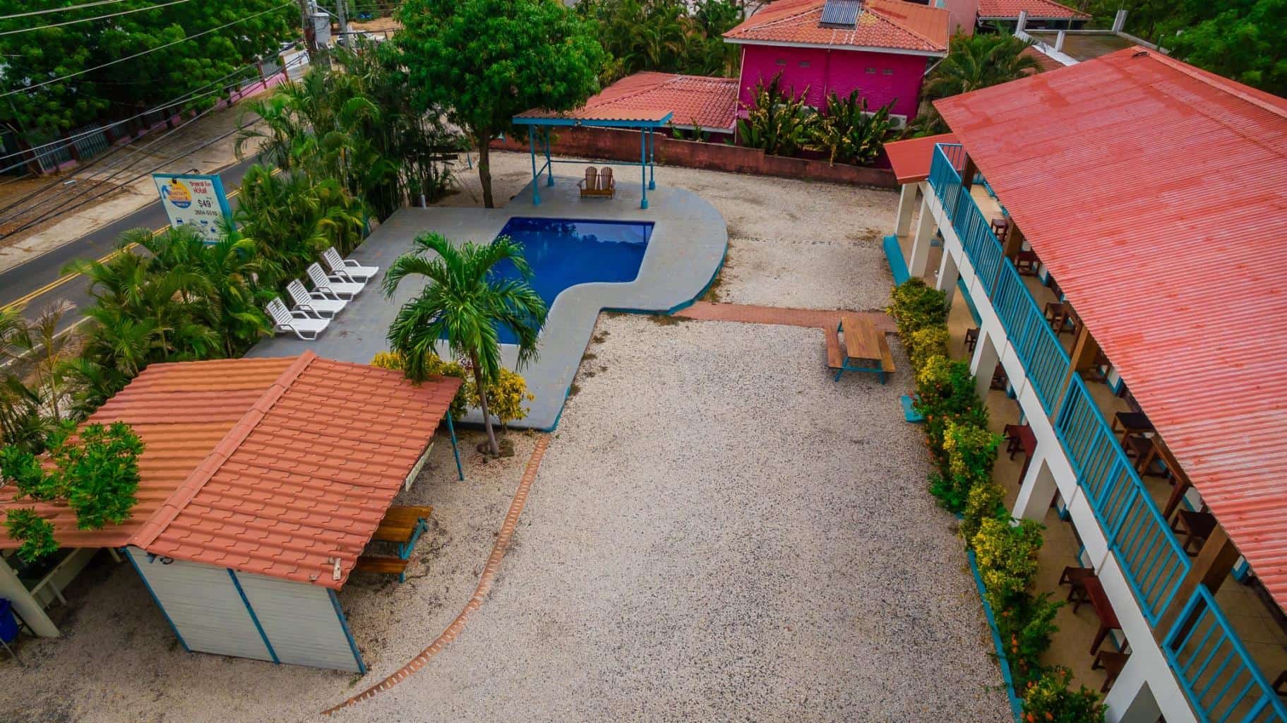 Cabinas Diversion Tropical: 10-Bed Hotel, 300m from the Beach!