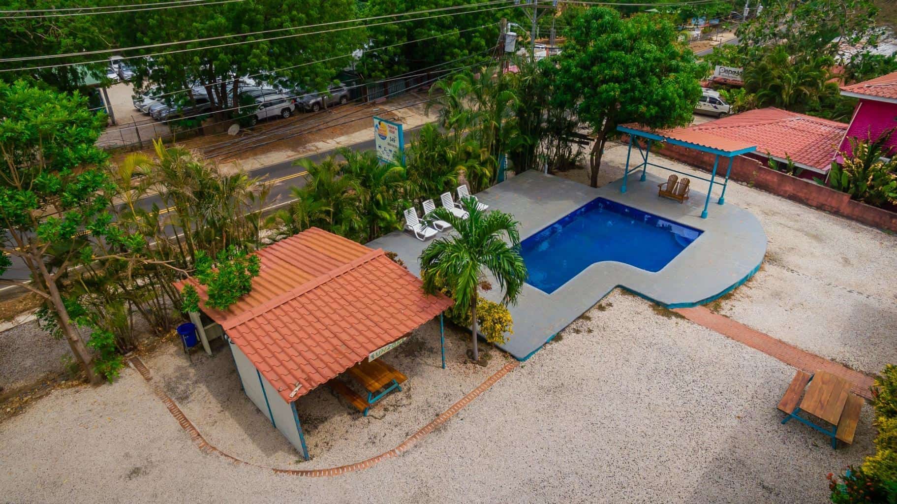 Cabinas Diversion Tropical: 10-Bed Hotel, 300m from the Beach!