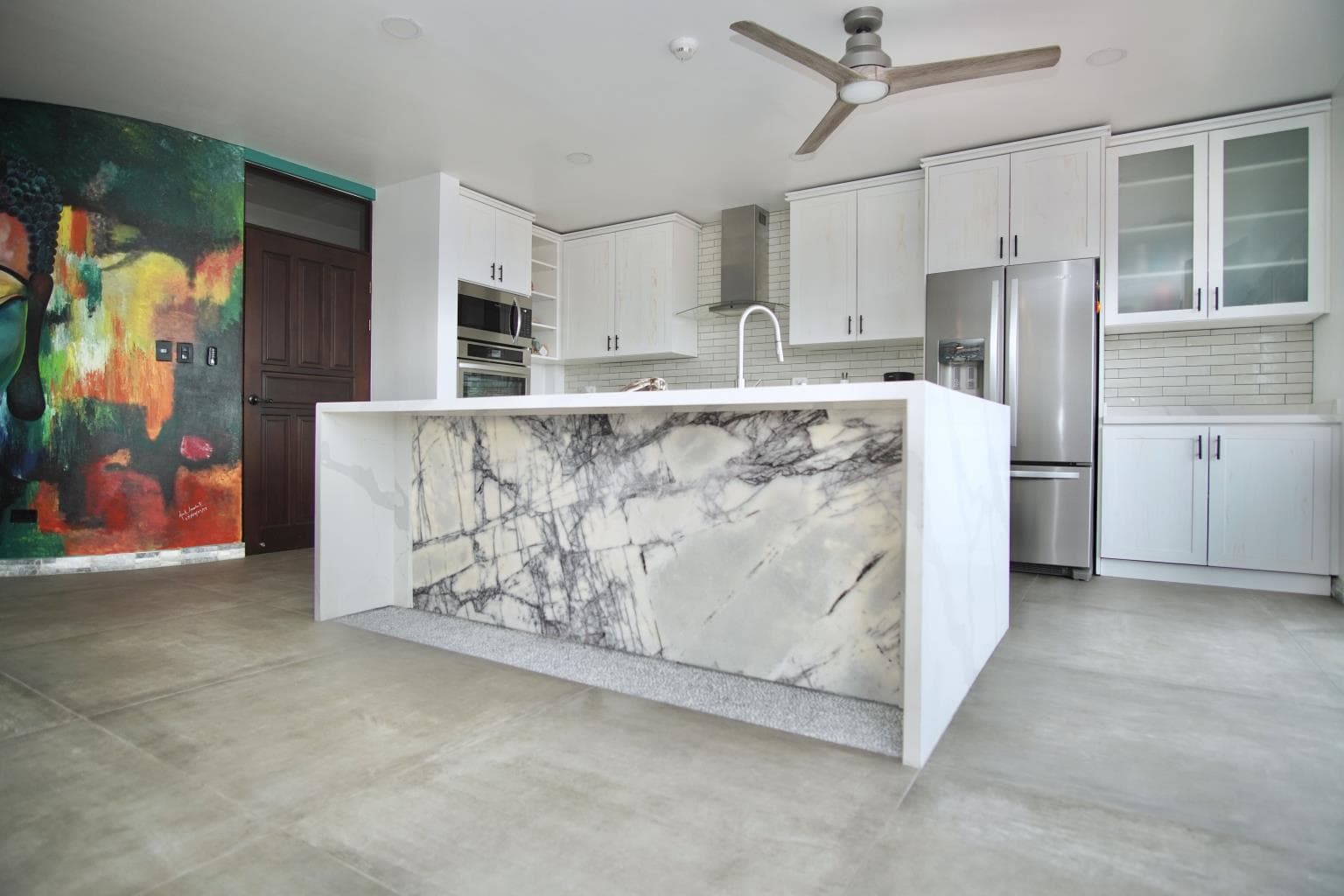 Corona Del Mar B7: Your Slice of Coastal Living