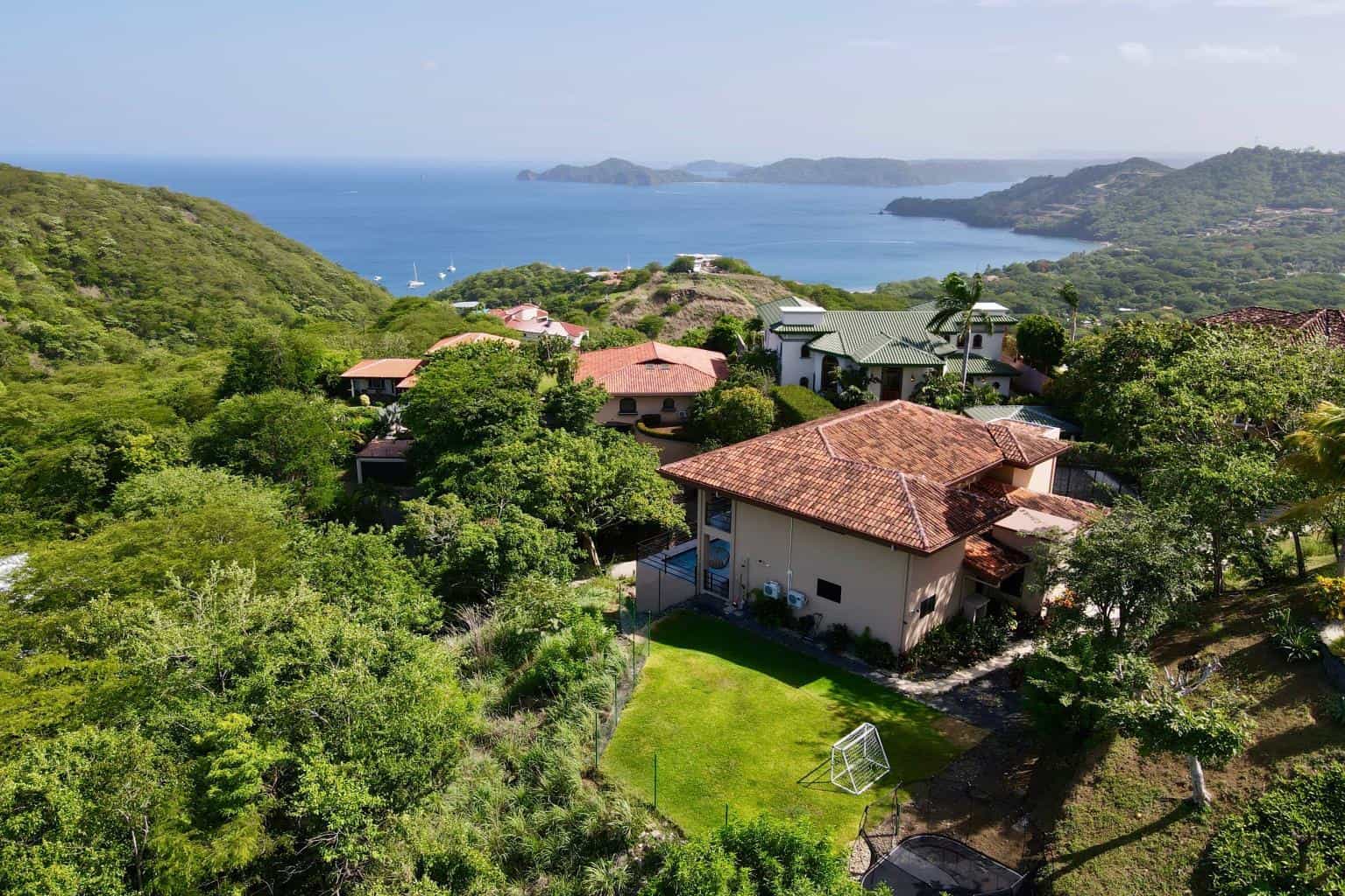 Villa Vista Azul, Ocean View Retreat in the Prestigious Gated Community of Monte Paraiso: Azure Views at Villa Vista