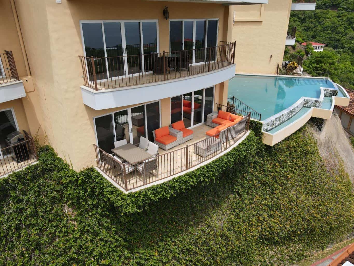 Corona Del Mar B7: Your Slice of Coastal Living