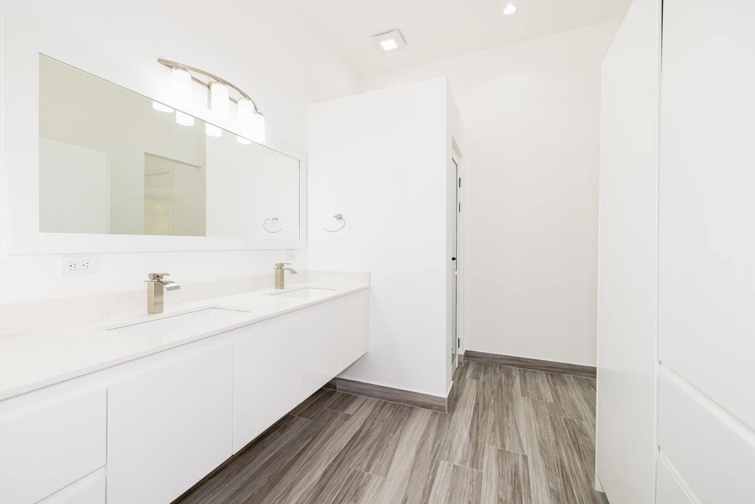 Casa Avalon: Versatile Homes and Apartments for Sale in Brasilito!