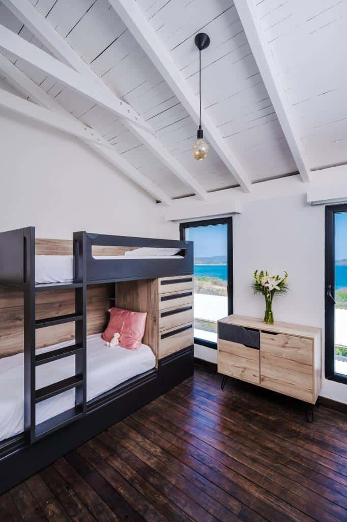 Casas Los Roques, Two Ocean View Homes