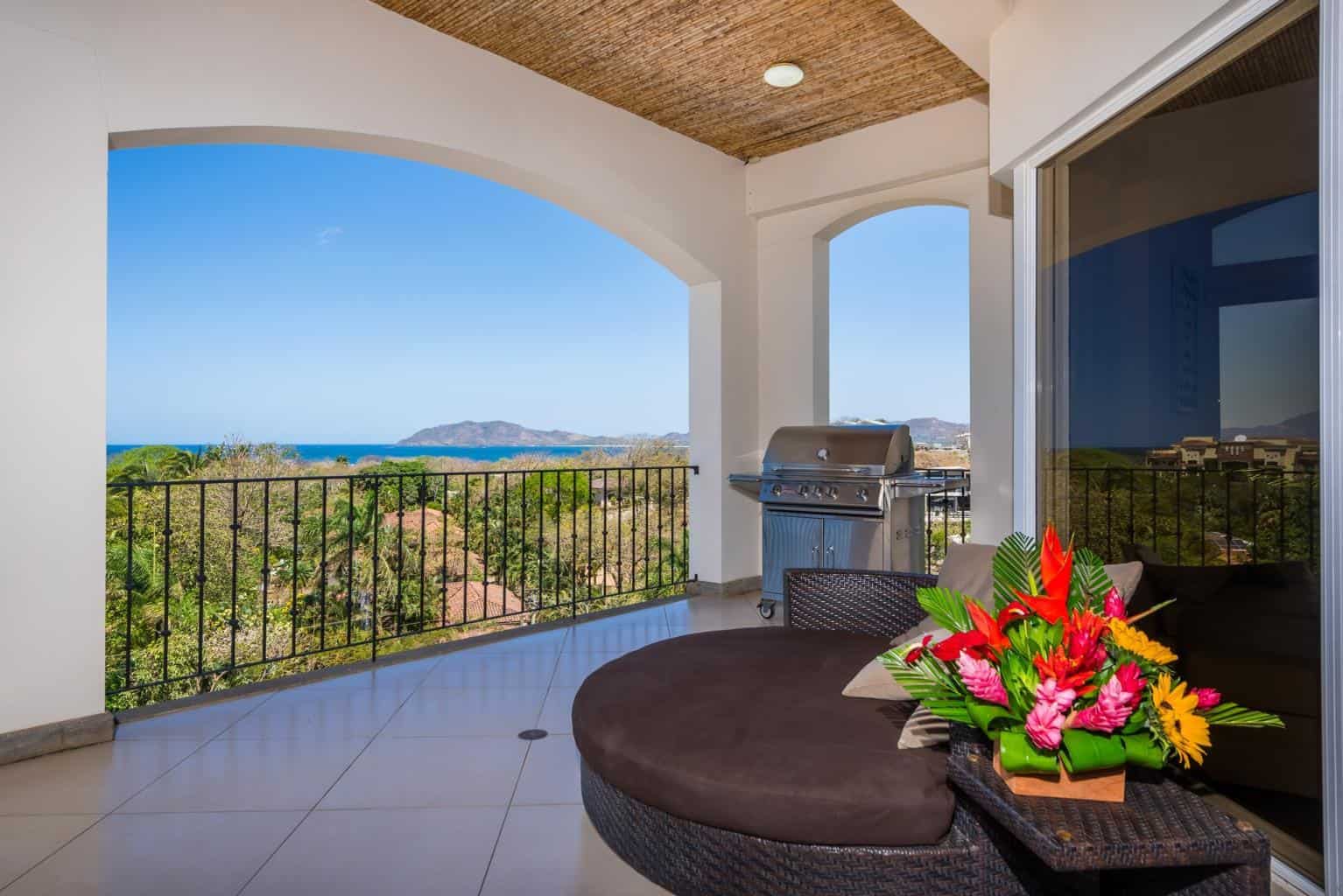 Peninsula Double Penthouse, Breathtaking Views of the Pacific Ocean: Panoramic Bliss at Peninsula