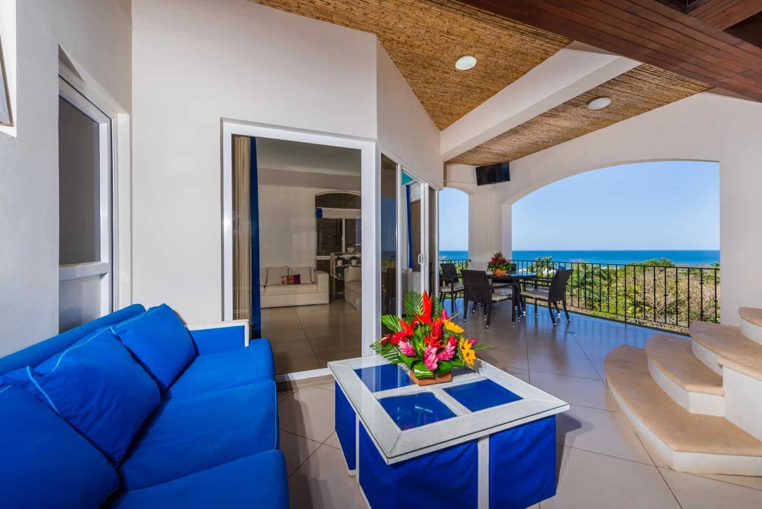 Peninsula Double Penthouse, Breathtaking Views of the Pacific Ocean: Panoramic Bliss at Peninsula