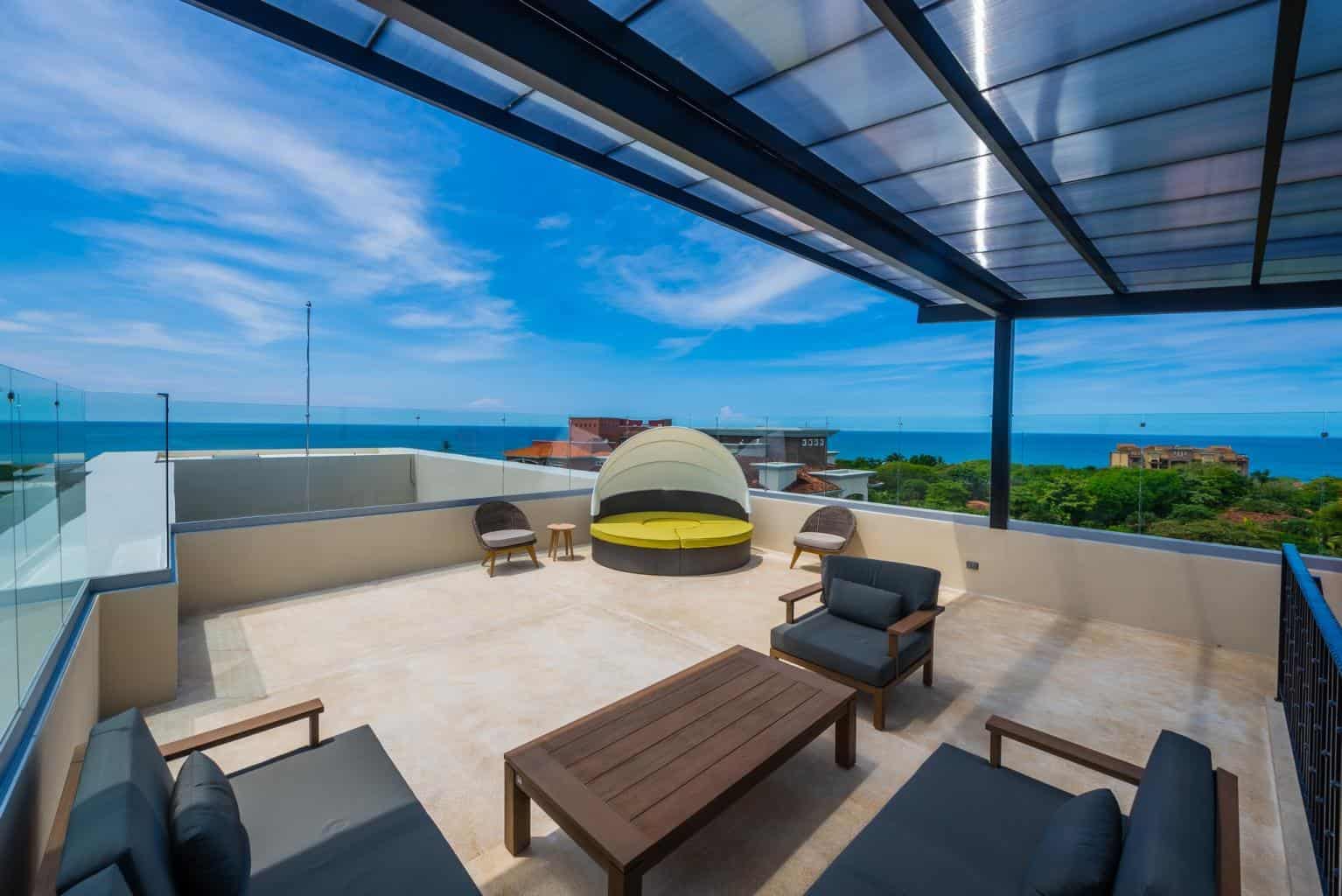 Peninsula Double Penthouse, Breathtaking Views of the Pacific Ocean: Panoramic Bliss at Peninsula