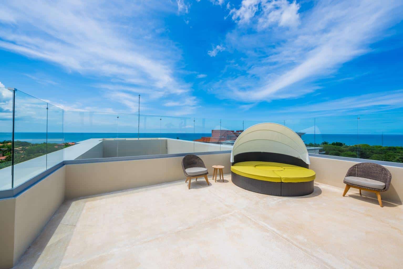 Peninsula Double Penthouse, Breathtaking Views of the Pacific Ocean: Panoramic Bliss at Peninsula