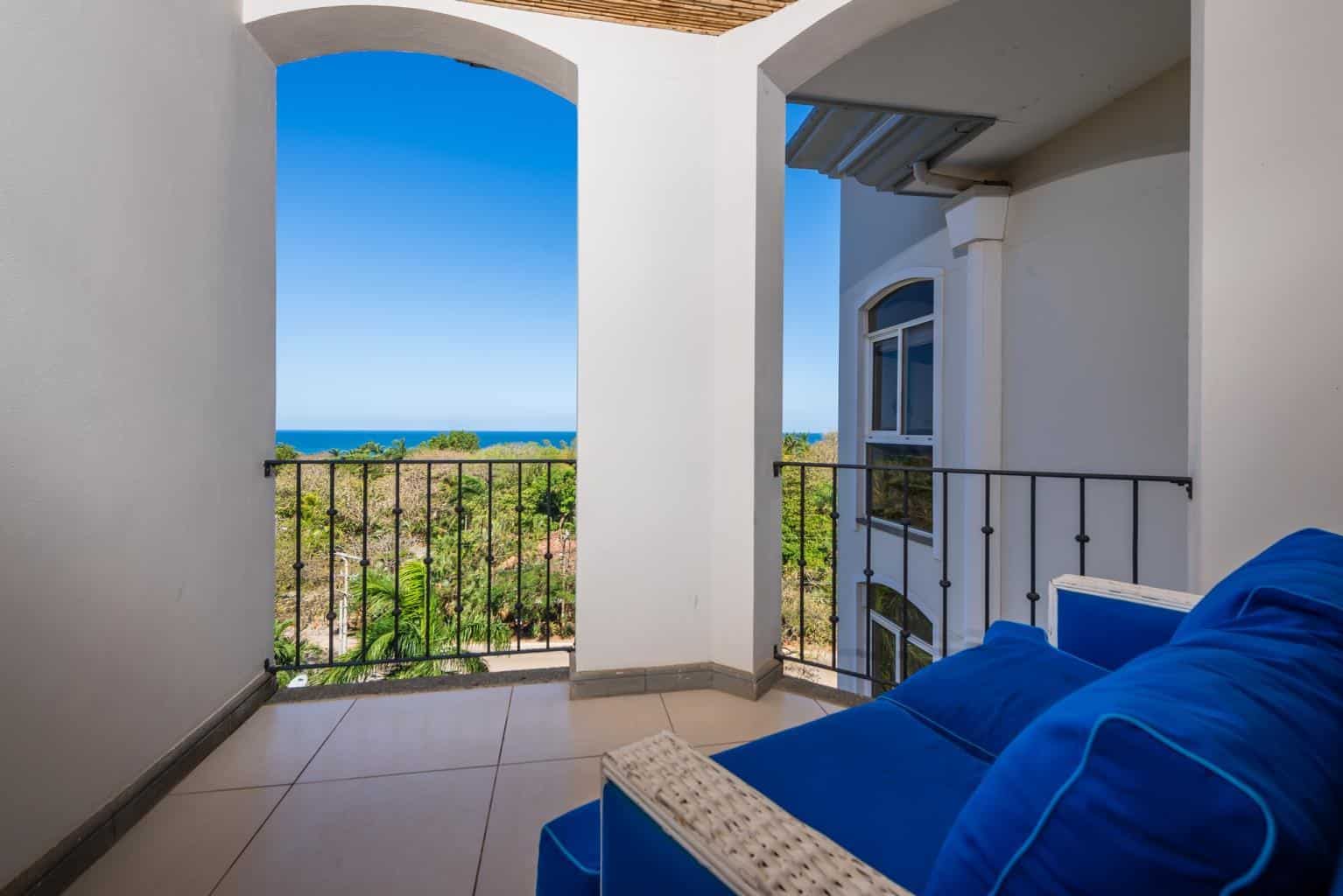 Peninsula Double Penthouse, Breathtaking Views of the Pacific Ocean: Panoramic Bliss at Peninsula