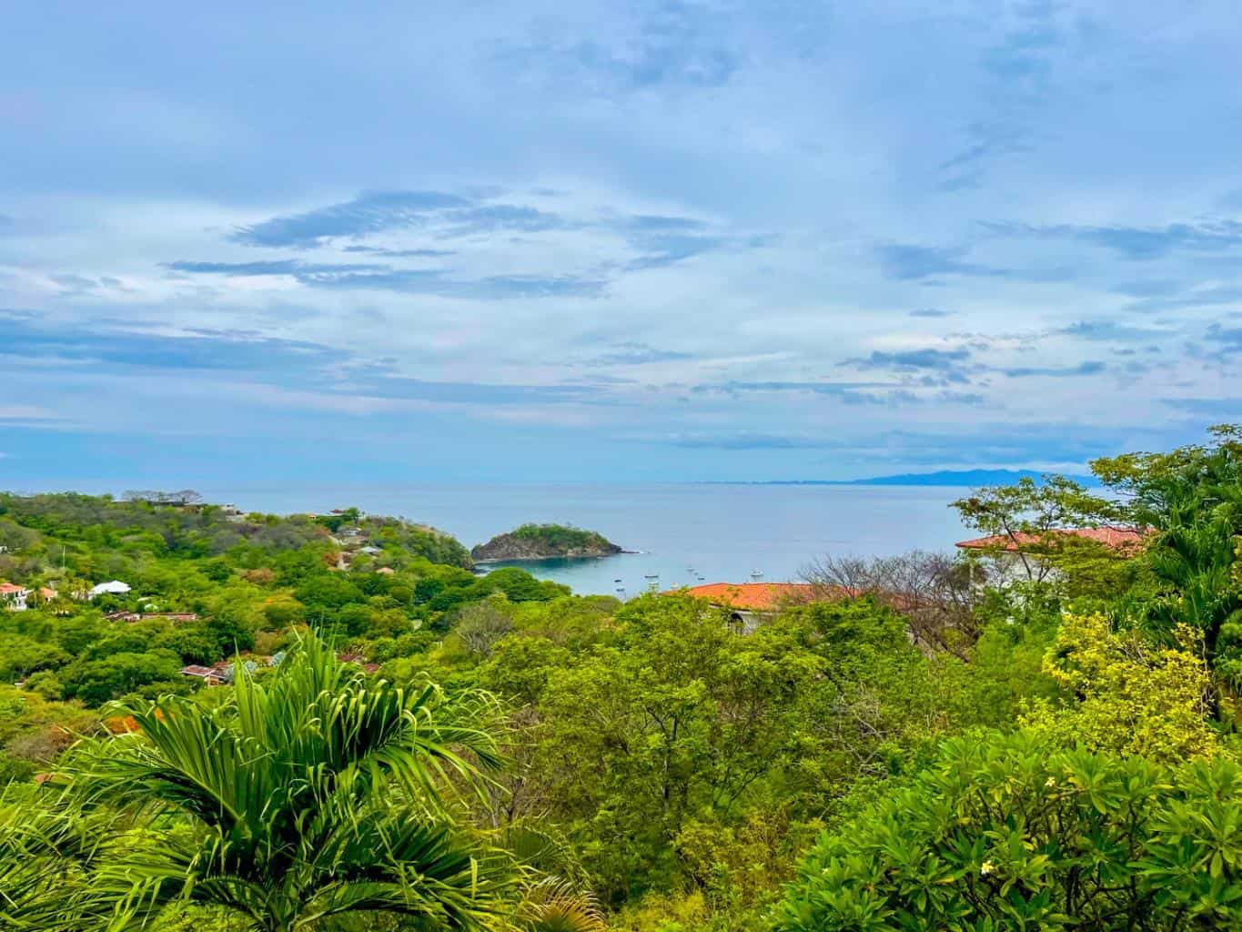 Cliffside Elegance: A Villa with Breathtaking Ocean Views