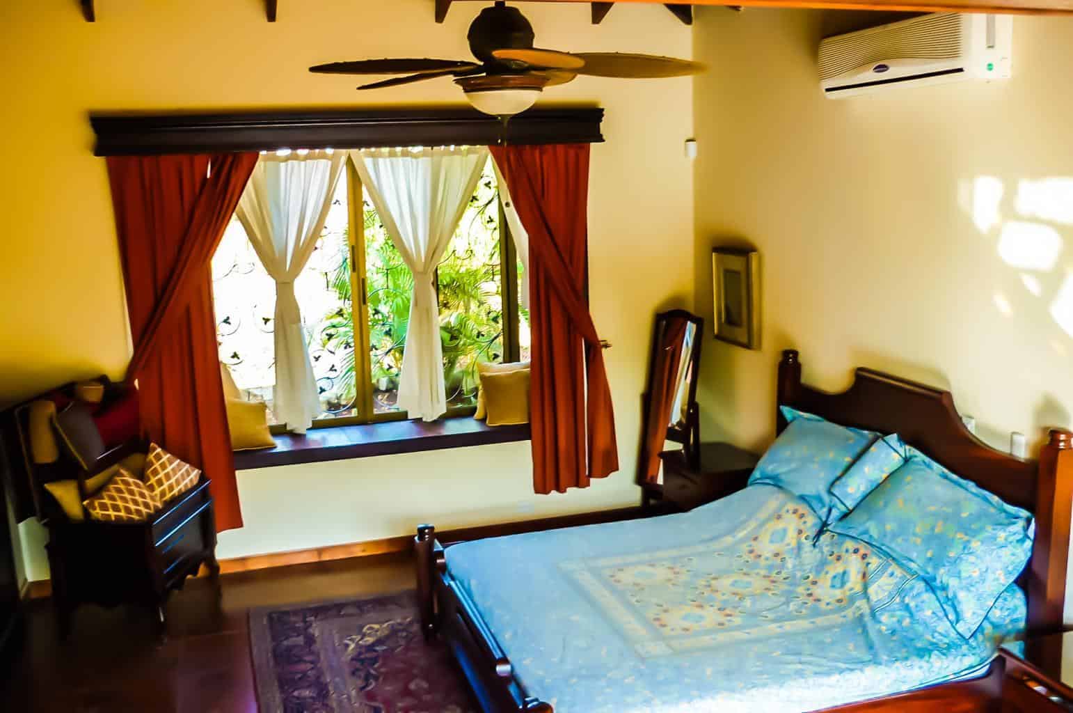 Colonial Oasis Home Close to the Beach