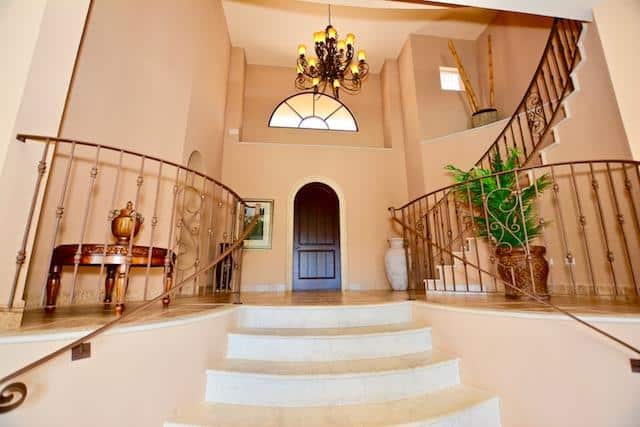 Villa Lamar: Tropical Living at Villa Lamar