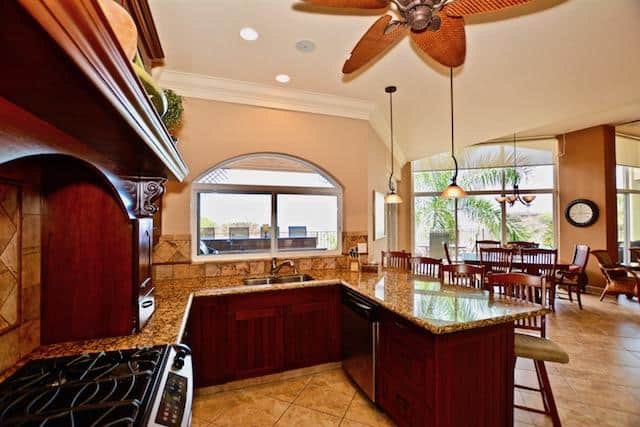 Villa Lamar: Tropical Living at Villa Lamar