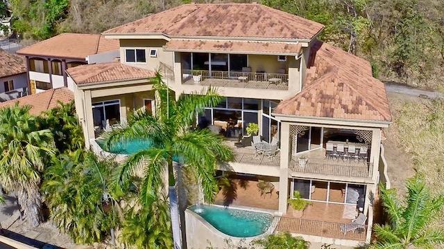 Villa Lamar: Tropical Living at Villa Lamar