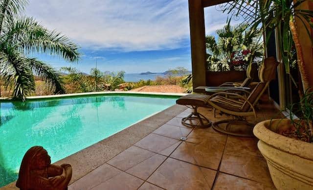 Villa Lamar: Tropical Living at Villa Lamar