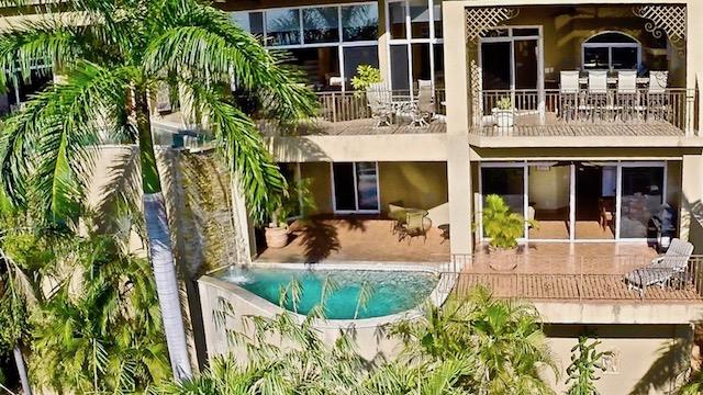 Villa Lamar: Tropical Living at Villa Lamar