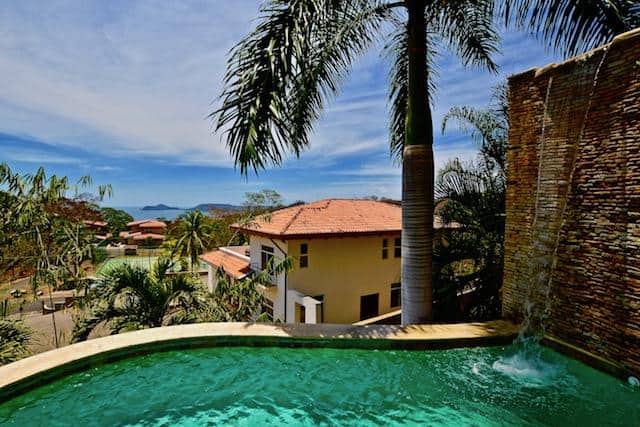 Villa Lamar: Tropical Living at Villa Lamar