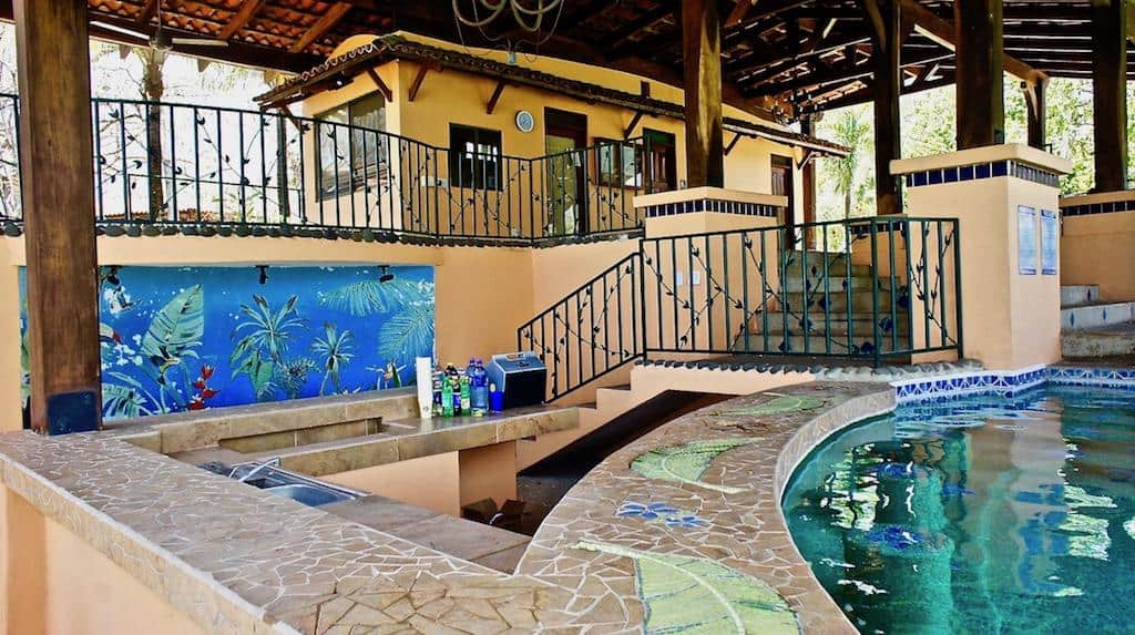 Villa Lamar: Tropical Living at Villa Lamar