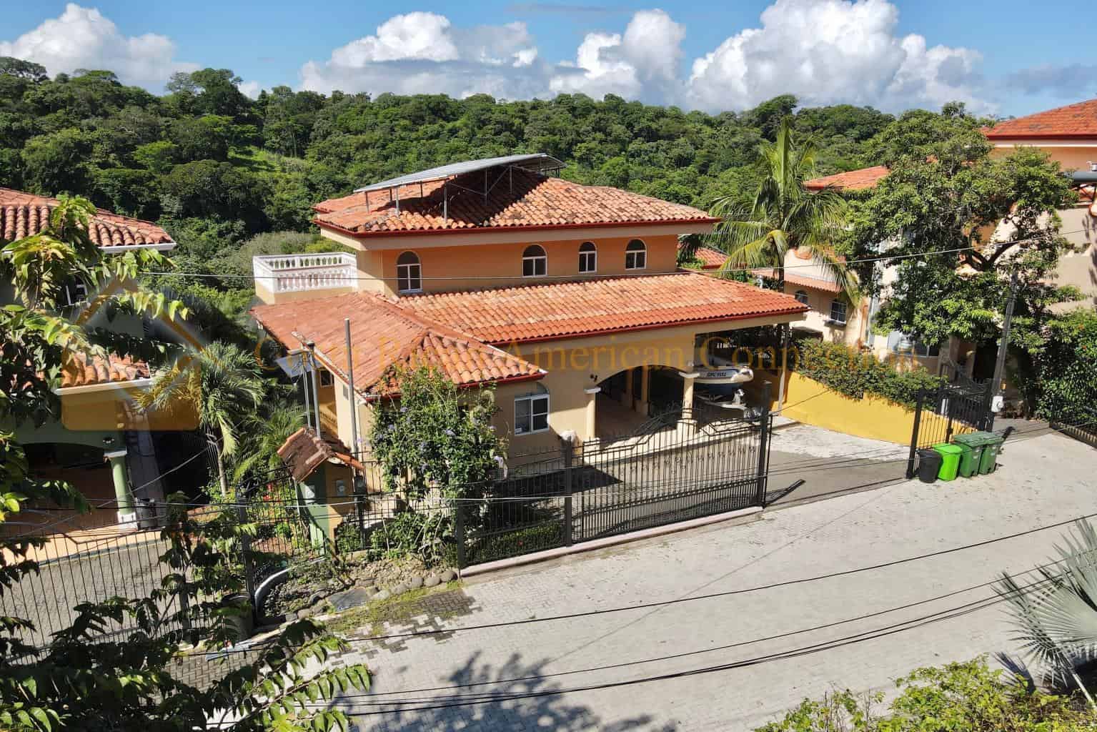 Casa Radiante Vistas Del Pacifico: Radiant Living with Pacific Views