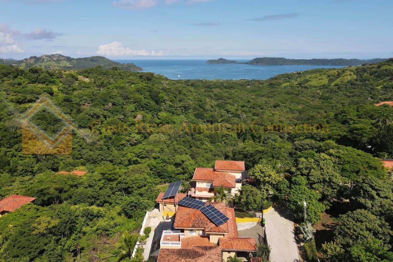 Casa Radiante Vistas Del Pacifico: Radiant Living with Pacific Views