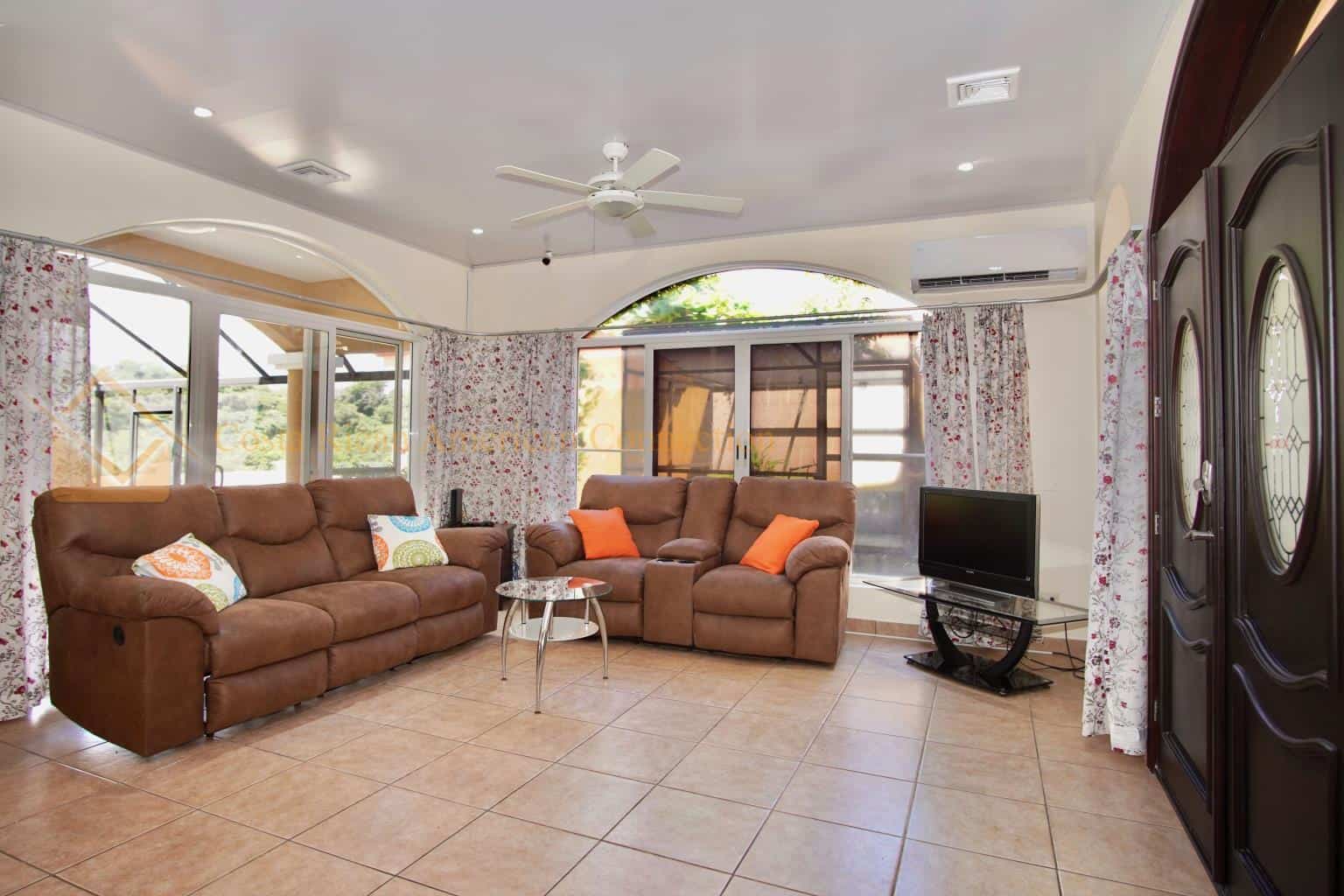 Casa Radiante Vistas Del Pacifico: Radiant Living with Pacific Views