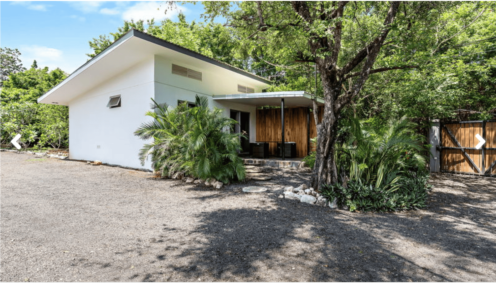 Spacious Income Producing Property Close to Tamarindo Beach: Generous Earnings Near Tamarindo