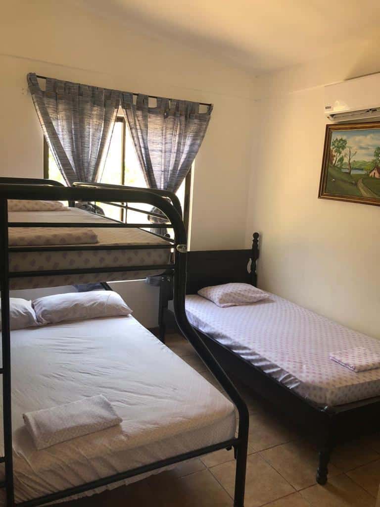 4-Bedroom House in Matapalo: Tranquil Retreat 6 Minutes from Playa Grande!