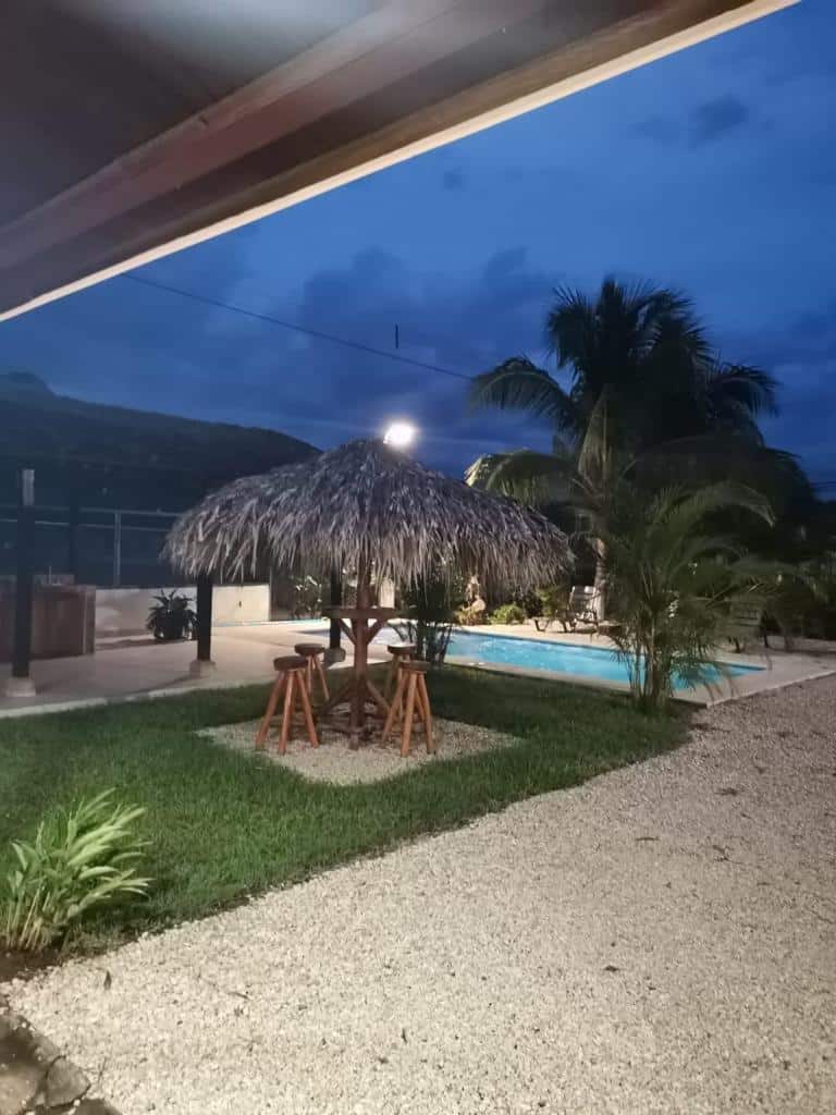 4-Bedroom House in Matapalo: Tranquil Retreat 6 Minutes from Playa Grande!