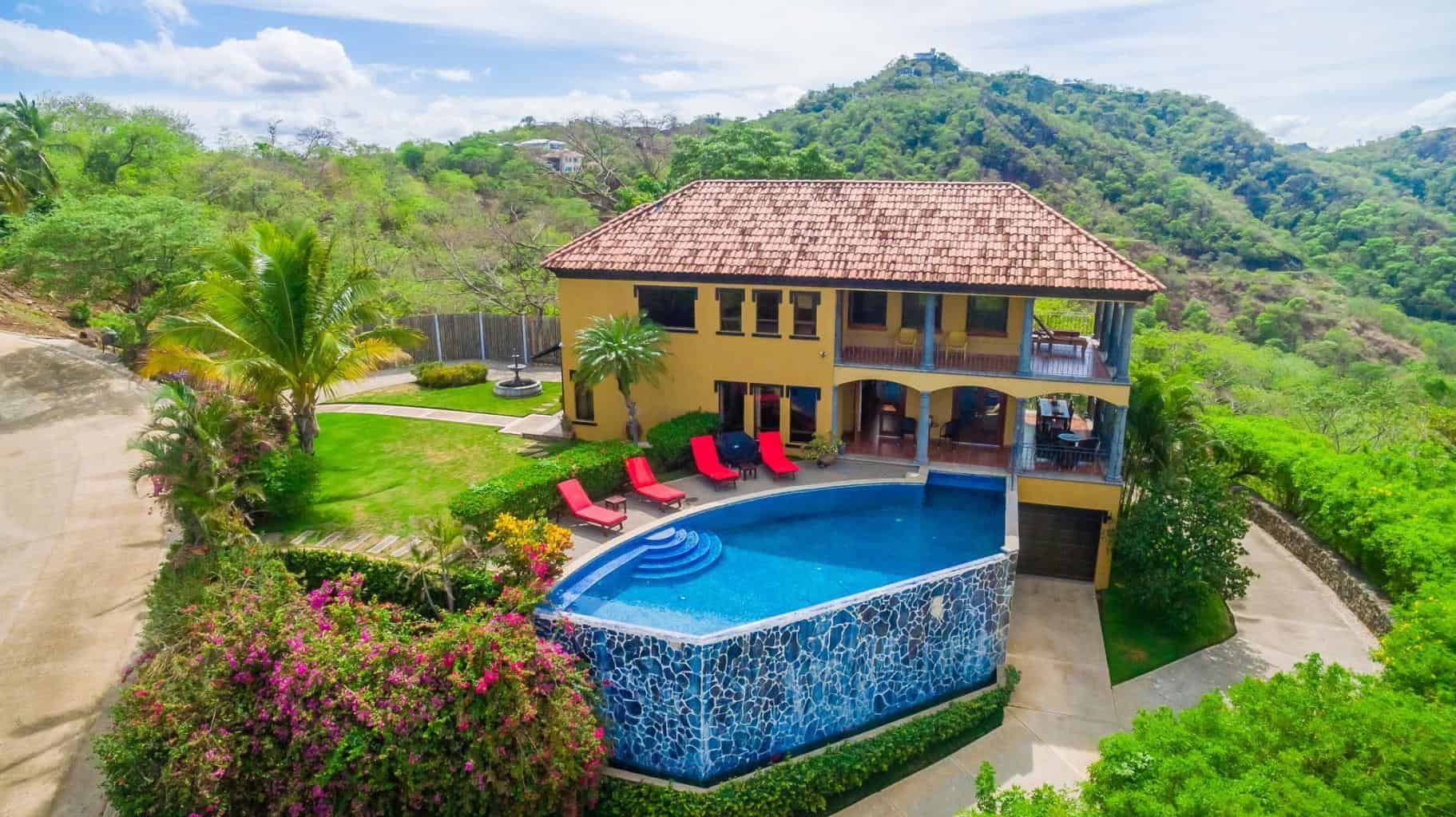 Villa de Oro Pacific Heights: Your Golden Retreat in Flamingo