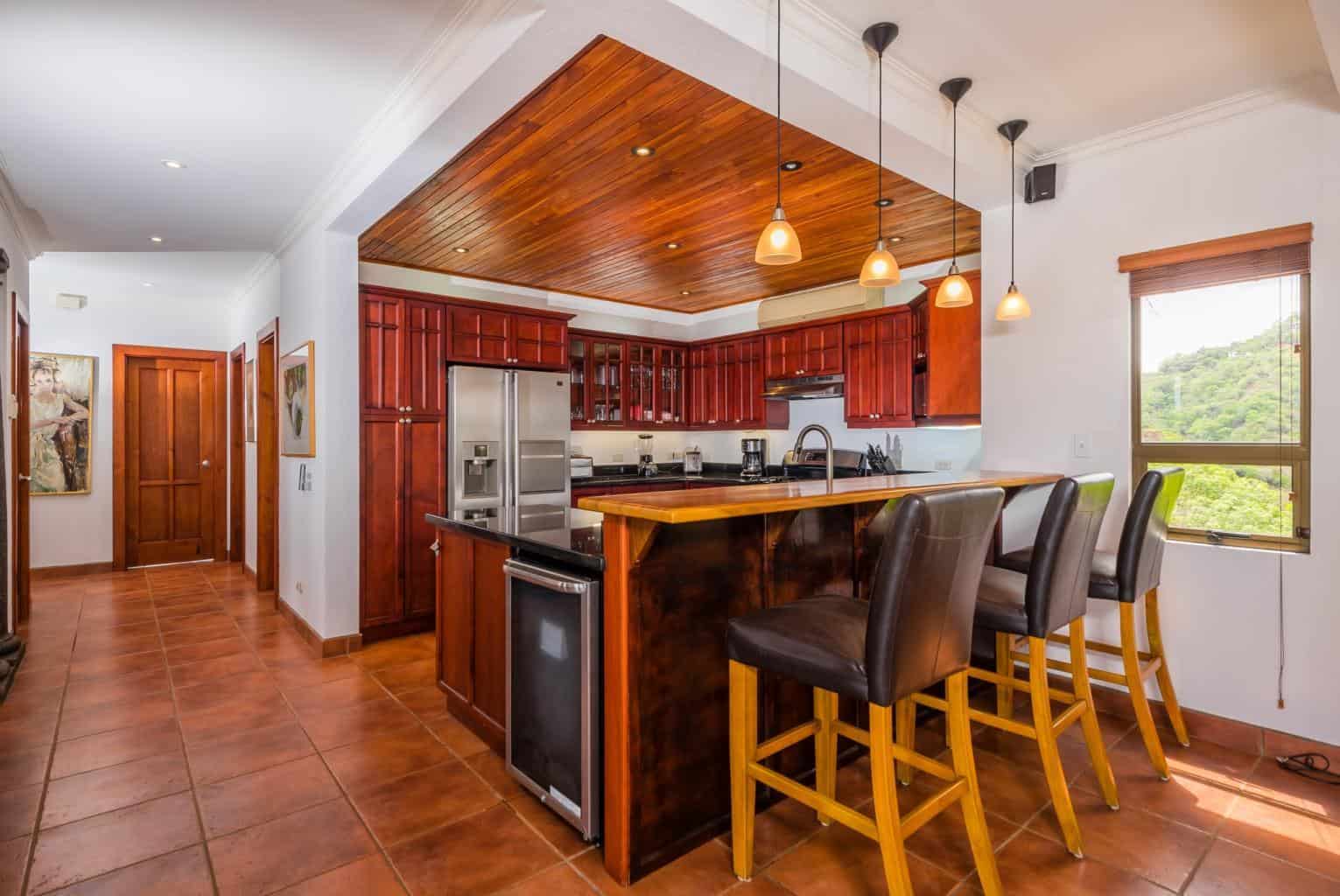 Villa de Oro Pacific Heights: Your Golden Retreat in Flamingo