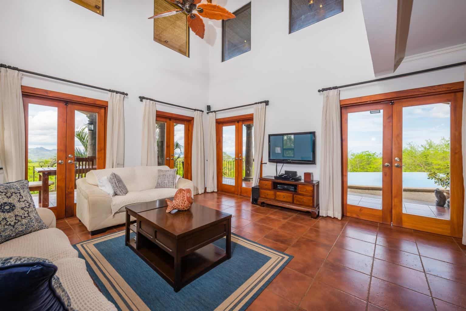 Villa de Oro Pacific Heights: Your Golden Retreat in Flamingo