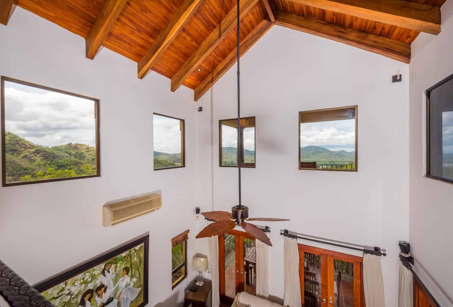 Villa de Oro Pacific Heights: Your Golden Retreat in Flamingo