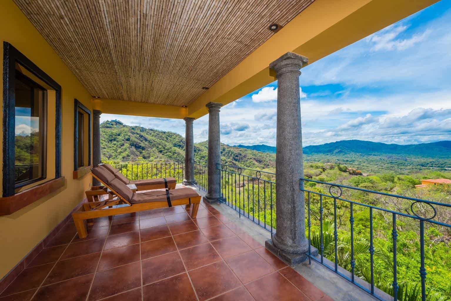 Villa de Oro Pacific Heights: Your Golden Retreat in Flamingo