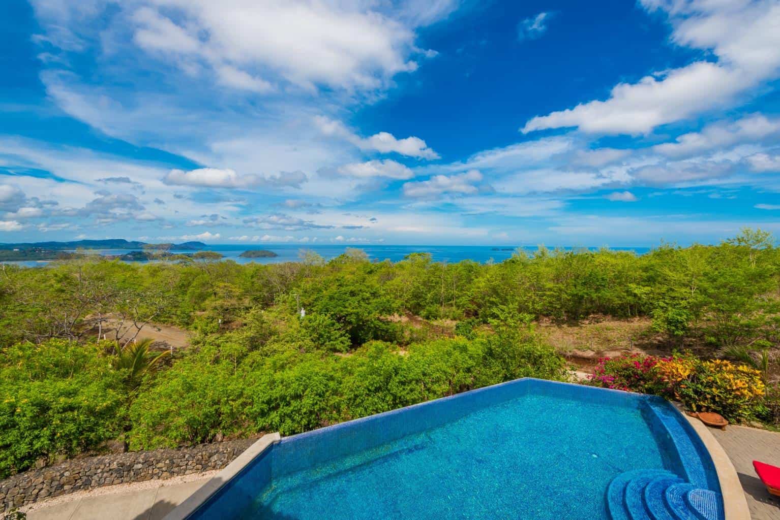 Villa de Oro Pacific Heights: Your Golden Retreat in Flamingo