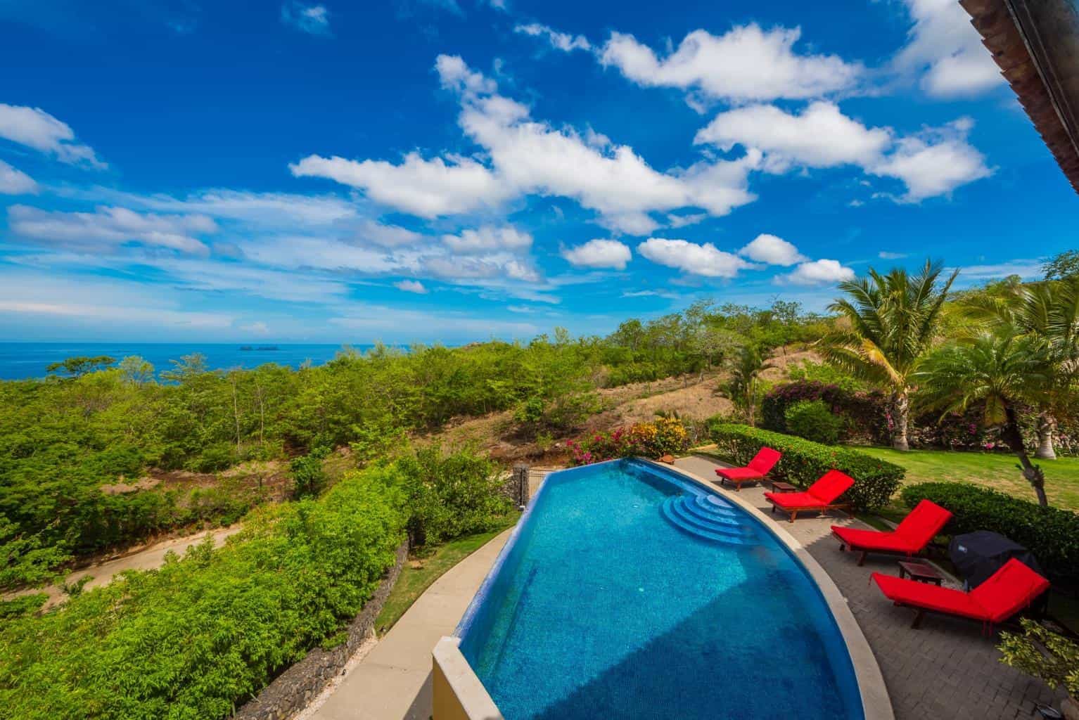 Villa de Oro Pacific Heights: Your Golden Retreat in Flamingo