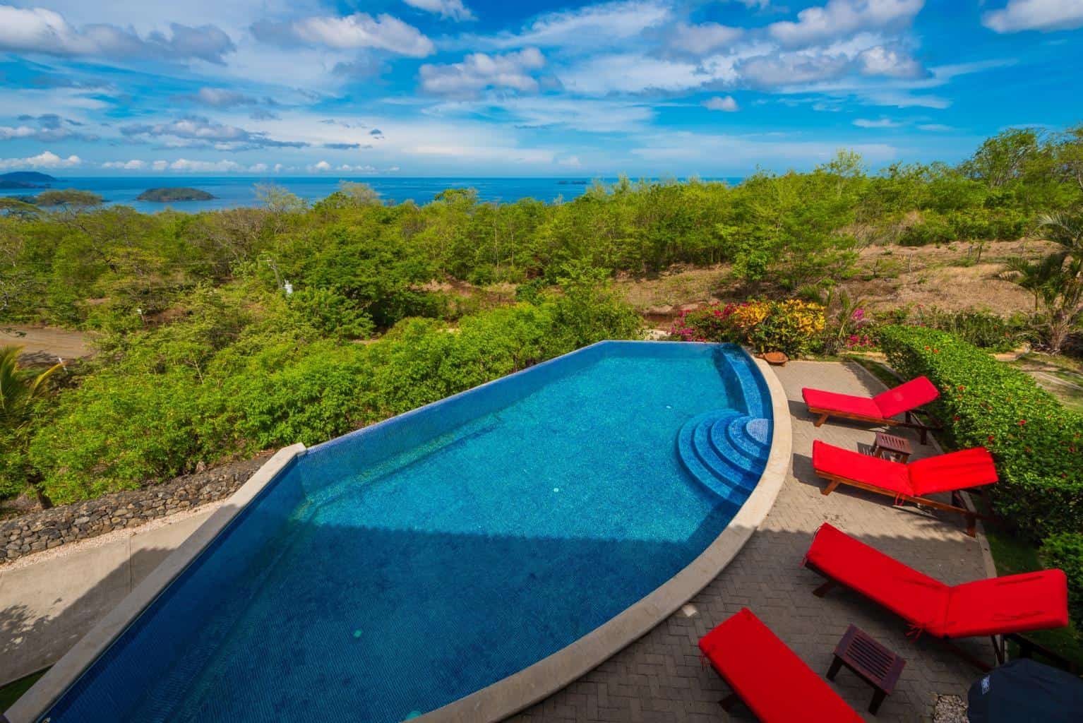 Villa de Oro Pacific Heights: Your Golden Retreat in Flamingo