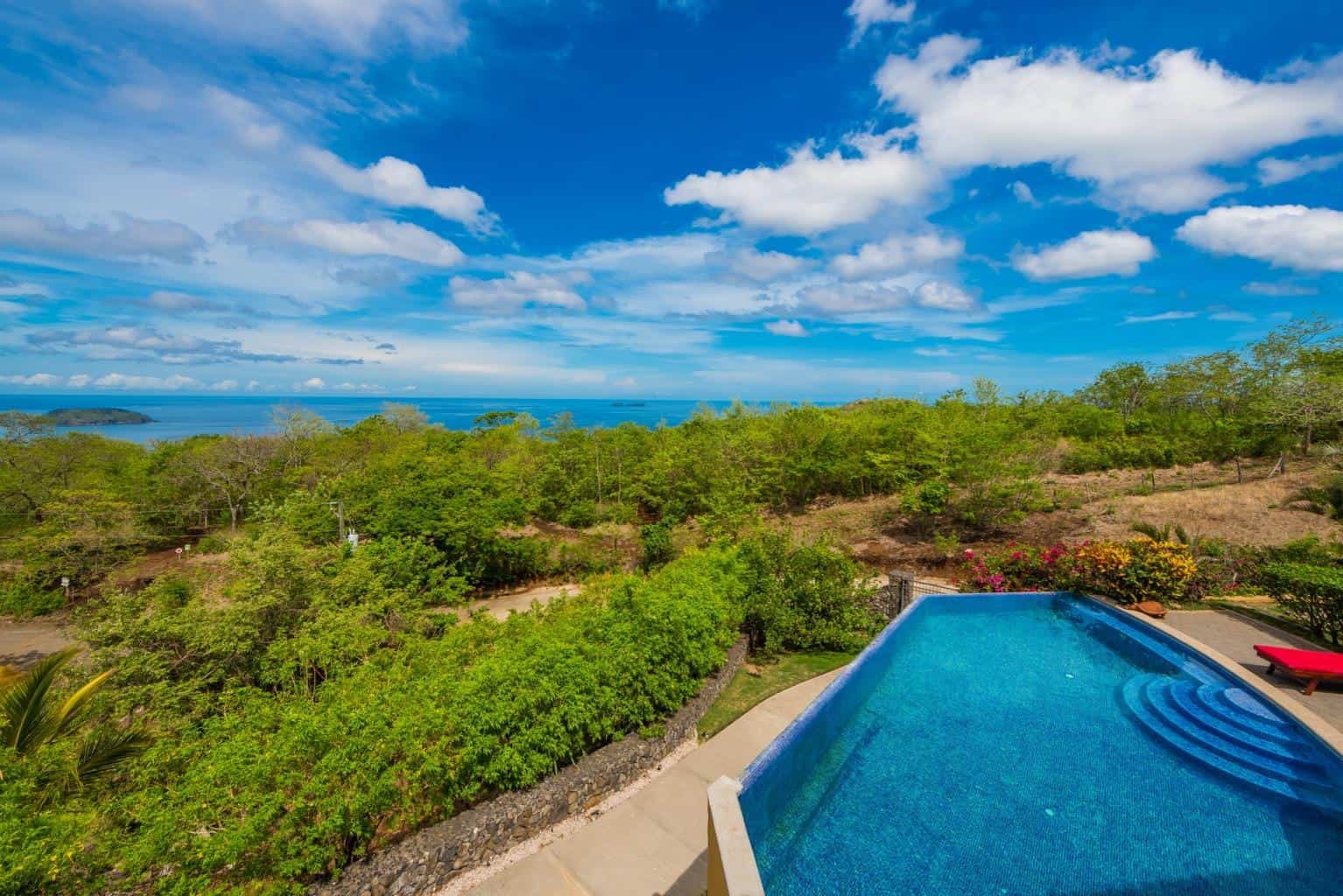Villa de Oro Pacific Heights: Your Golden Retreat in Flamingo
