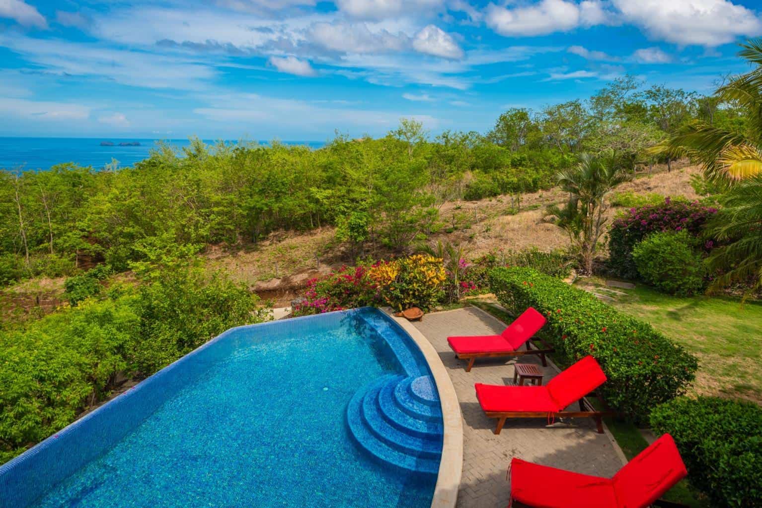 Villa de Oro Pacific Heights: Your Golden Retreat in Flamingo