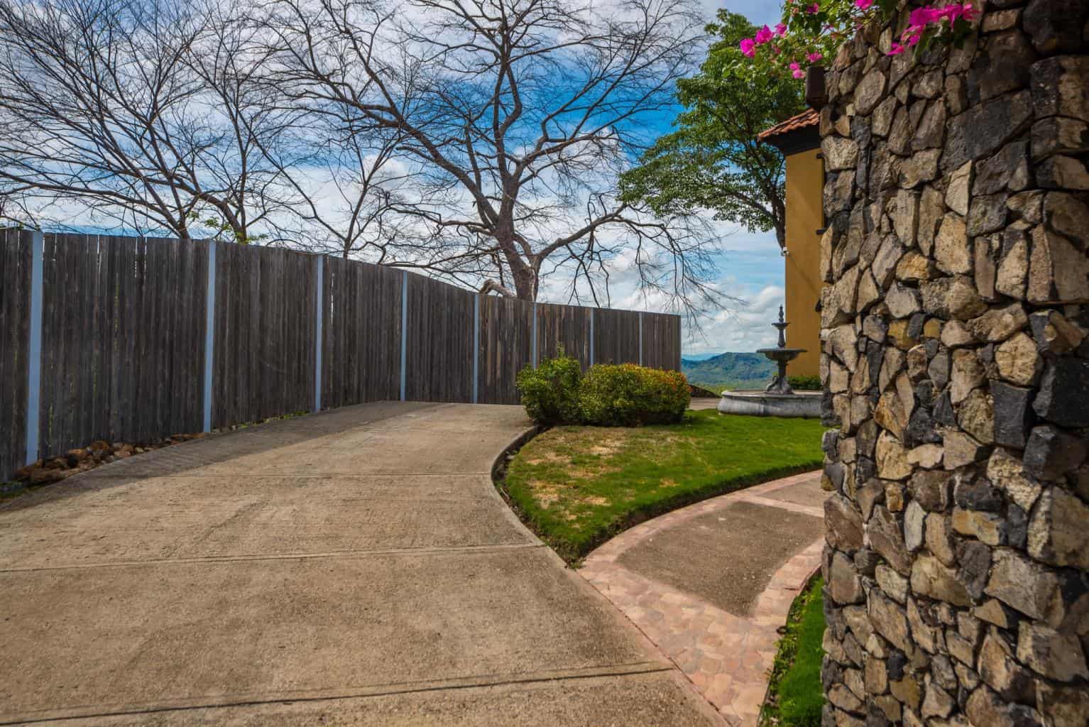 Villa de Oro Pacific Heights: Your Golden Retreat in Flamingo